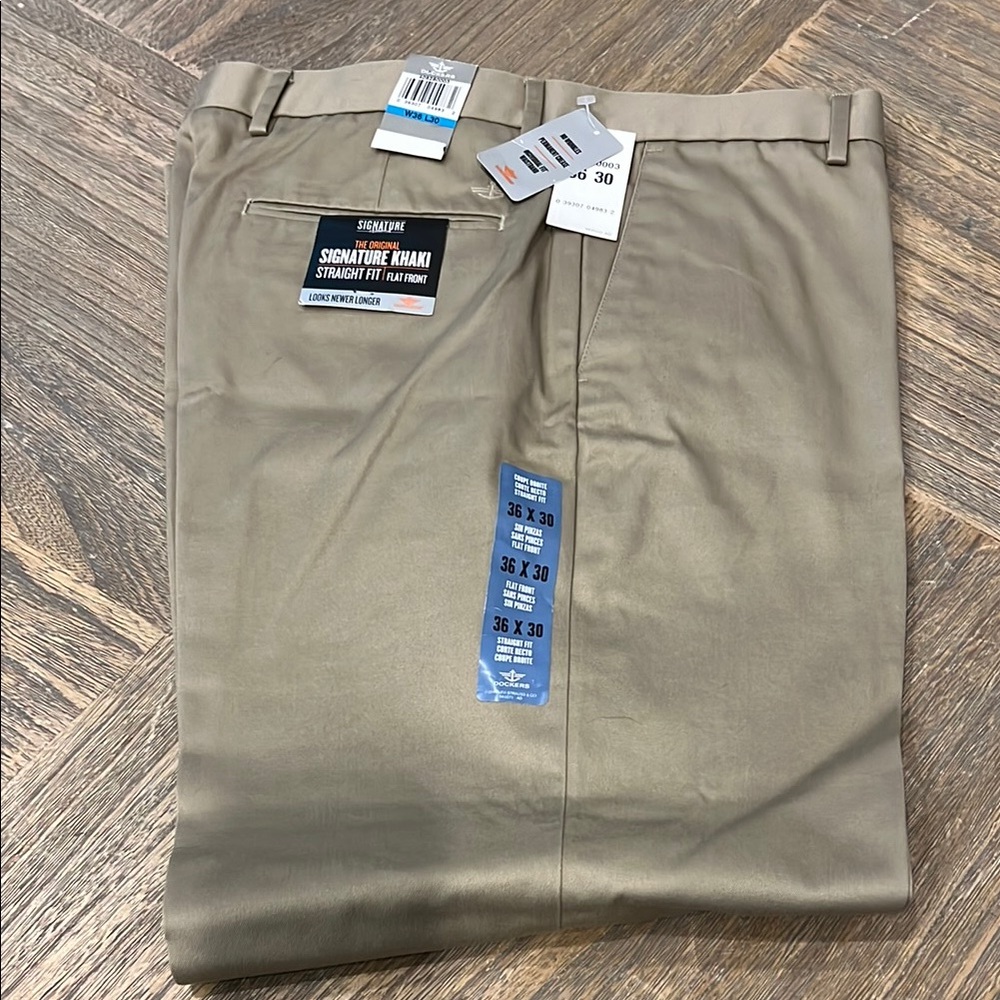 NWT Dockers Signature Tan Chinos Classic Style 36x30